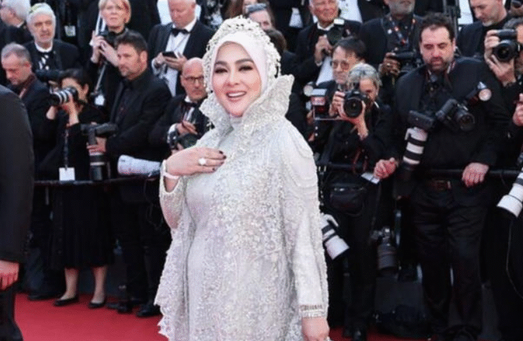 Christine Hakim Klarifikasi Kehadiran Syahrini di Red Carpet Cannes 2025