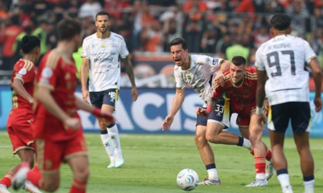 Persija Menang 2-1 atas Persib, Gol Ivan Mamut Jadi Penentu di Akhir Laga